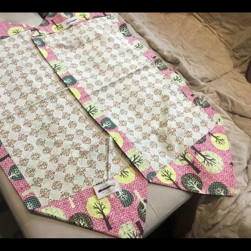 NWT Hand Crafted Set of 2 Runners